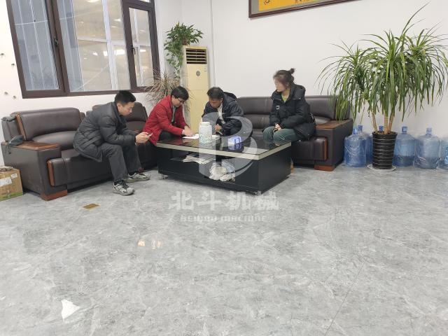 國際客戶親臨我司,探討先進木材烘干機